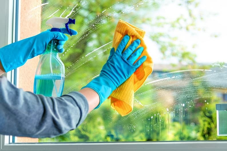 بهترین روش تمیز کردن شیشه پنجره